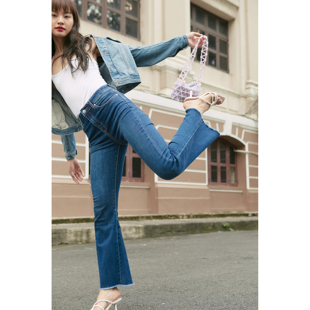 TheBlueTshirt - Quần Jeans Ống Loe Nữ Xanh Đậm - Edgy Flare Jeans