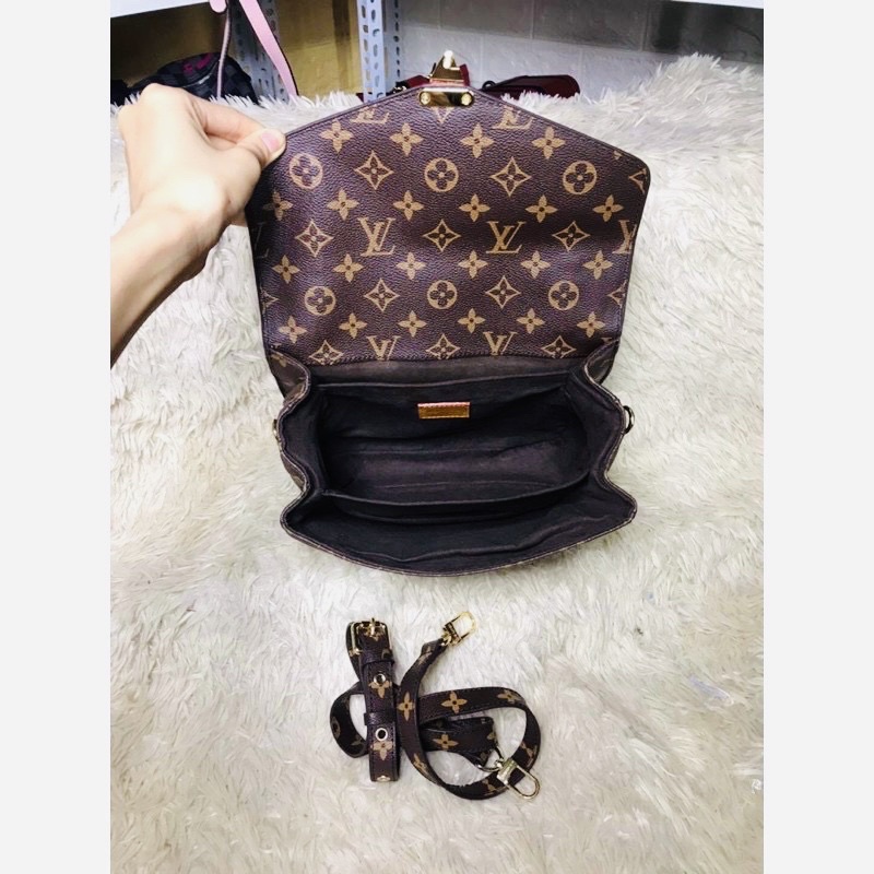 Túi xách lệ vi, siêu phẩm da thật đã ngả màu độ mới 96%