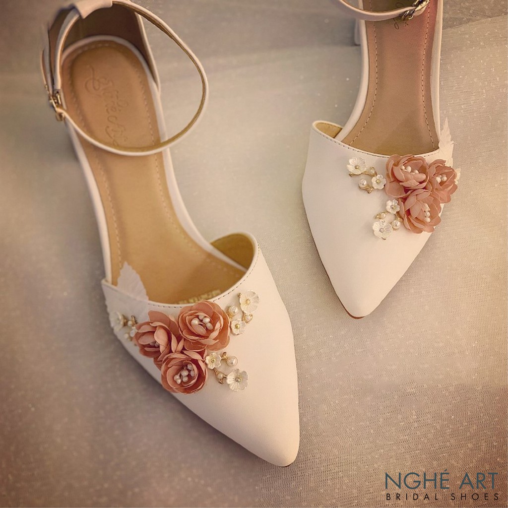 Giày cưới Nghé Art quai ngang đính hoa 216-06