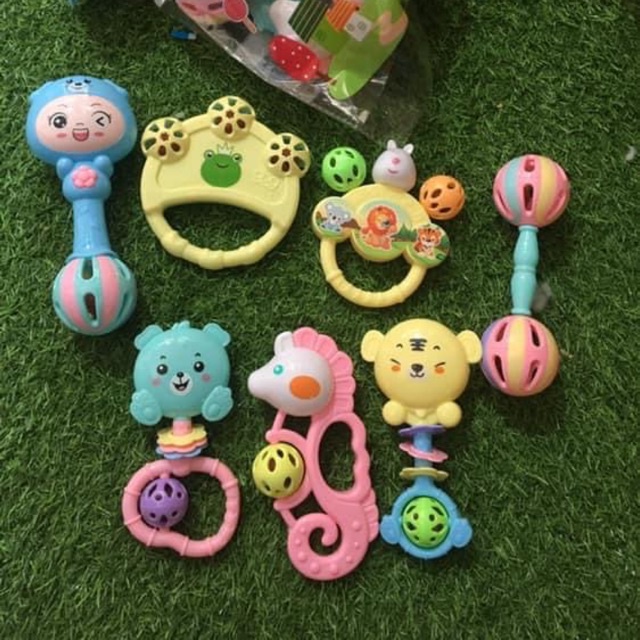 Bộ đồ chơi xúc xắc 7 món hình thú phát tiếng kêu vui nhộn kích thích vận động và giác quan của bé