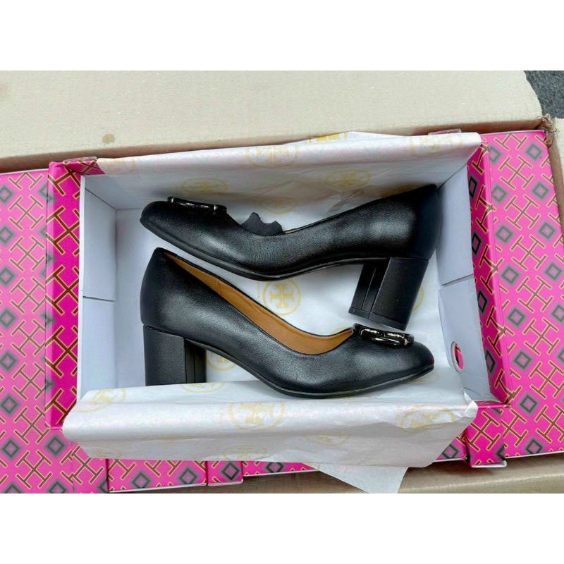 Giày Bít Tory Mũi Tròn Gót Trụ