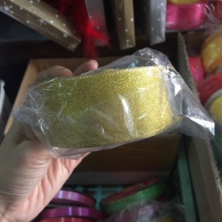 Ruy băng kim tuyến