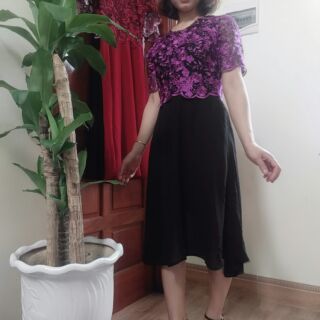 Đầm ren dáng xòe