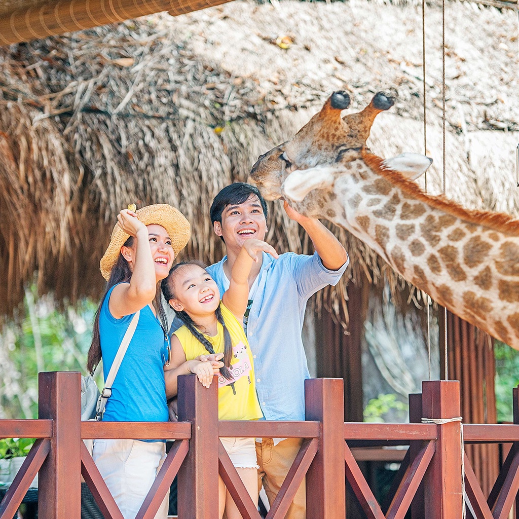 Vé tham quan Vinpearl Safari Phú Quốc - Combo 02 vé Người Lớn + 01 vé Trẻ Em - 2022 - BestPrice