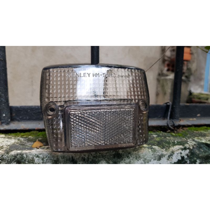 CHỤP XINHAN, ĐÈN HẬU CUB ĐÈN VUÔNG MÀU KHÓI