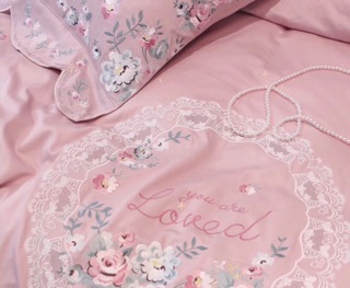 Set chăn ga lụa thêu Love