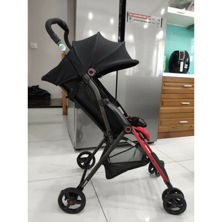 xe đẩy combi f2