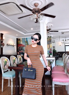 Váy body kẻ