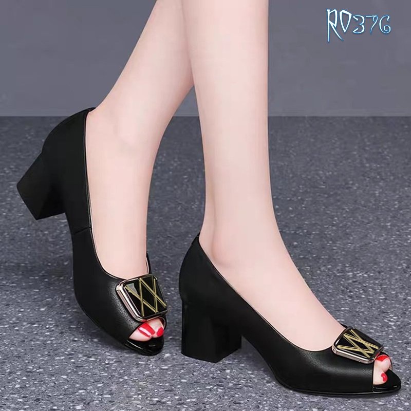 Giày cao gót nữ đẹp đế vuông 5 phân hàng hiệu rosata hai màu đen trắng kem ro376