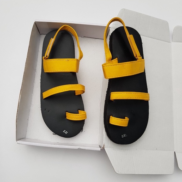 sandal đồng nai dép xăng đan nam và nữ đế đen quai vàng size từ 34 nữ đến 43 nam