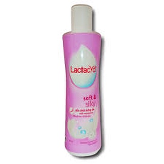 Dung dịch vệ sinh phụ nữ lactacyd soft & silky 250ml - mới