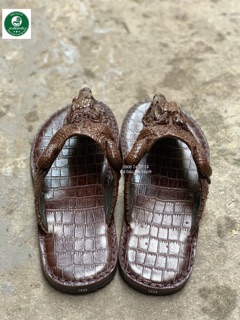 Dép Đầu Cá Sấu Màu Đen size 41-42-40-39