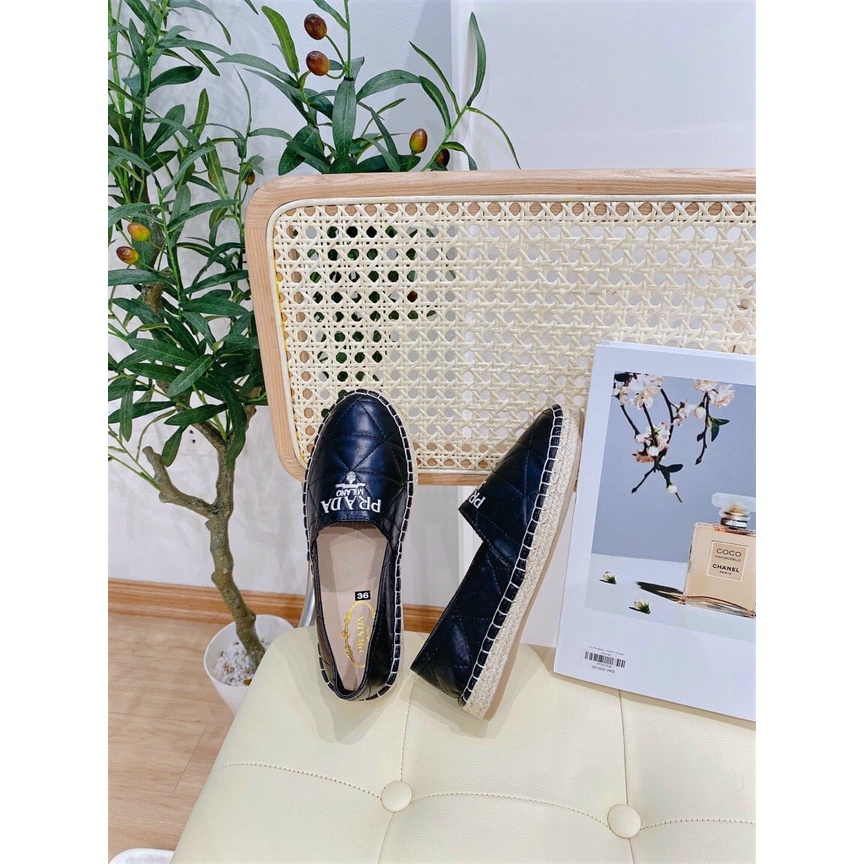 Giày slipon Prada đế cói