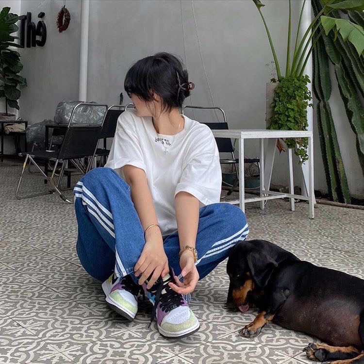 Quần Jeans Dài 3 Sọc Trắng Và Áo Tube Đen Nút Hot Trend [AdorablexBeautiful]