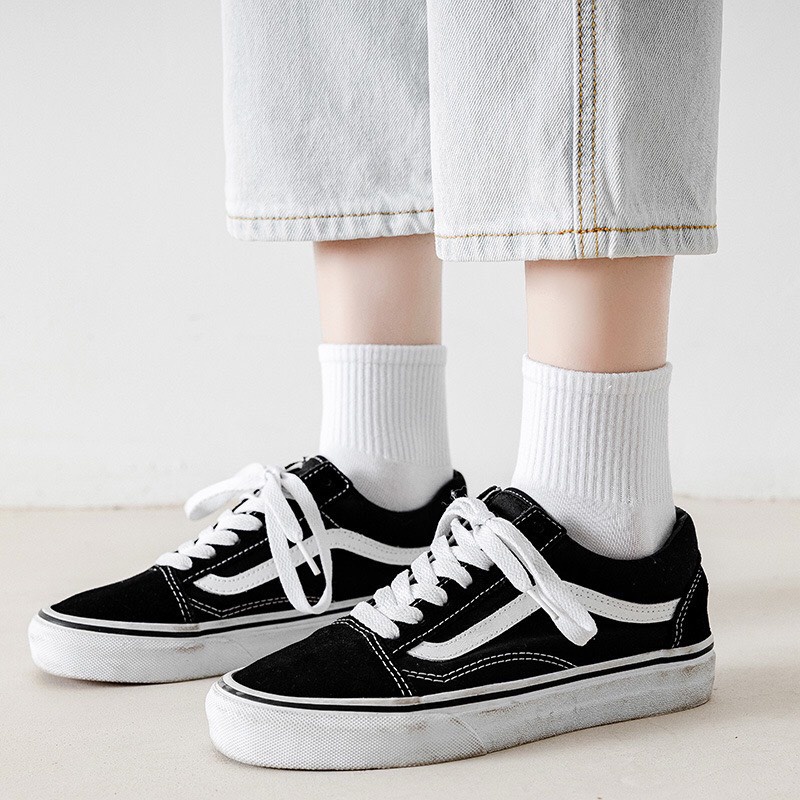 Tất trơn cao cổ nam nữ unisex phong cách trẻ trung chất liệu thoáng mát, thấm mồ hôi