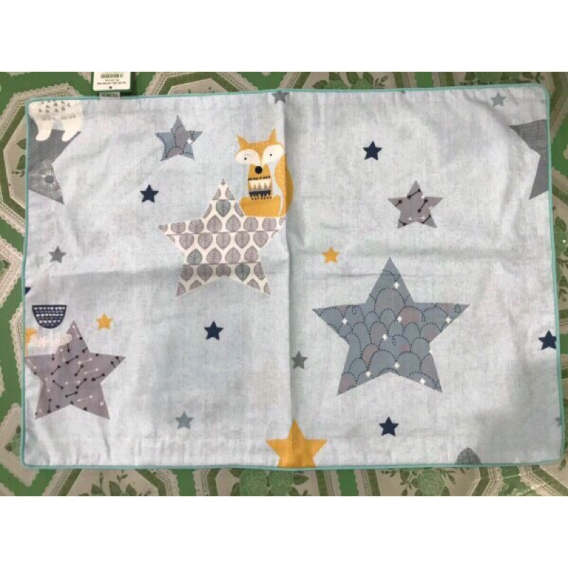Áo gối đầu cho bé Hometex có bèo cotton hoa văn đáng yêu