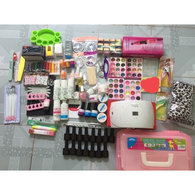 Set nail cho học viên đủ đồ