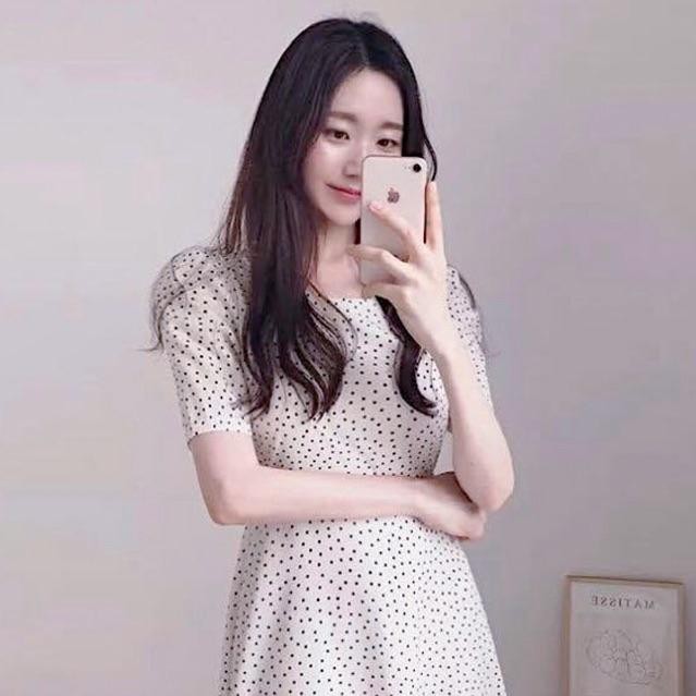 Đầm bi trắng cột nơ
