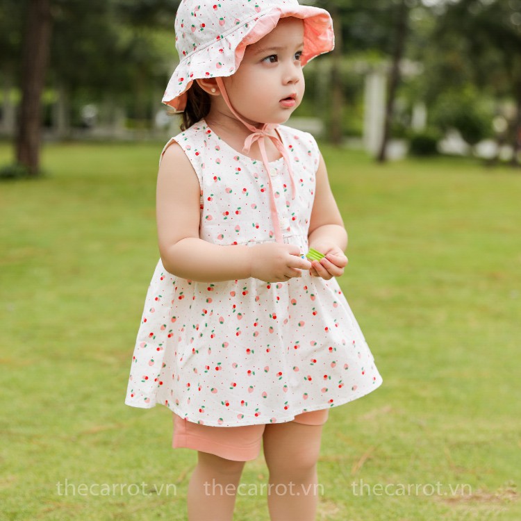 Bộ đồ bé gái CARROT không tay dáng baby doll, họa tiết quả dâu hồng, chất Thô cotton thoáng mát thấm hút mồ hôi tốt