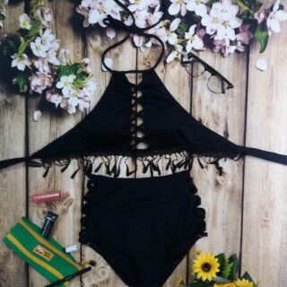 Bikini yếm xẻ tua rua