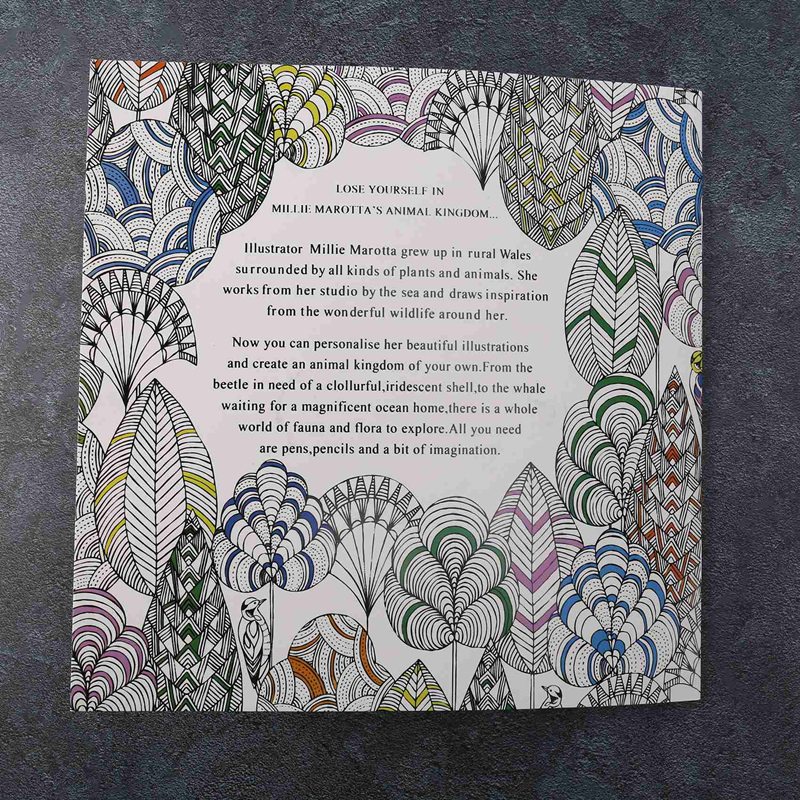 Sách tô màu vương quốc động vật cho trẻ em