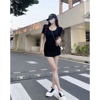Đầm body đen nhún sườn cutout lưng