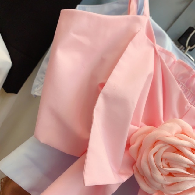 Áo croptop hai dây nơ bản to Jennie
