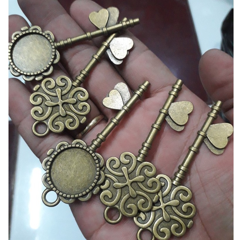 Khay 20mm chìa khóa -  giá sỉ 100g = 39k -