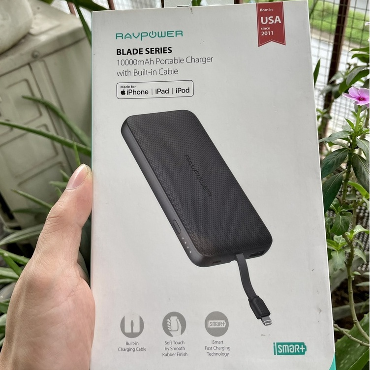 Pin Sạc Dự Phòng Tích Hợp Cáp Lightning Cho iPhone Chuẩn MFi - RAVPower - 10000mAh - 17W - RP-PB099 - Hàng Chính Hãng VN