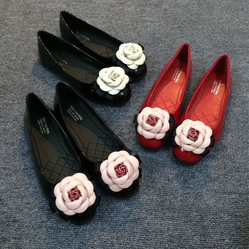 Giày búp bê mũi tròn hoa trà đen đỏ hàng quảng châu