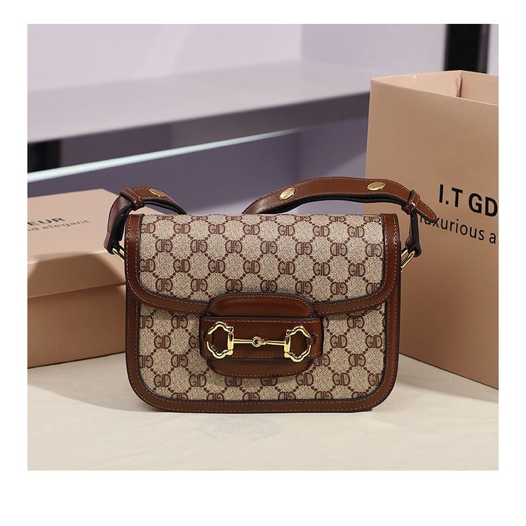 Túi đeo chéo 1 bên vai kiểu Pháp phong cách phổ biến năm 2022 cho học sinh nữ