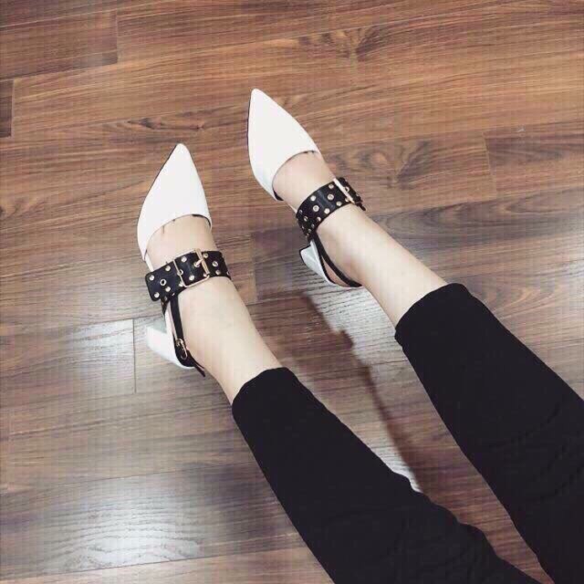 Giày pha mũi nhọn