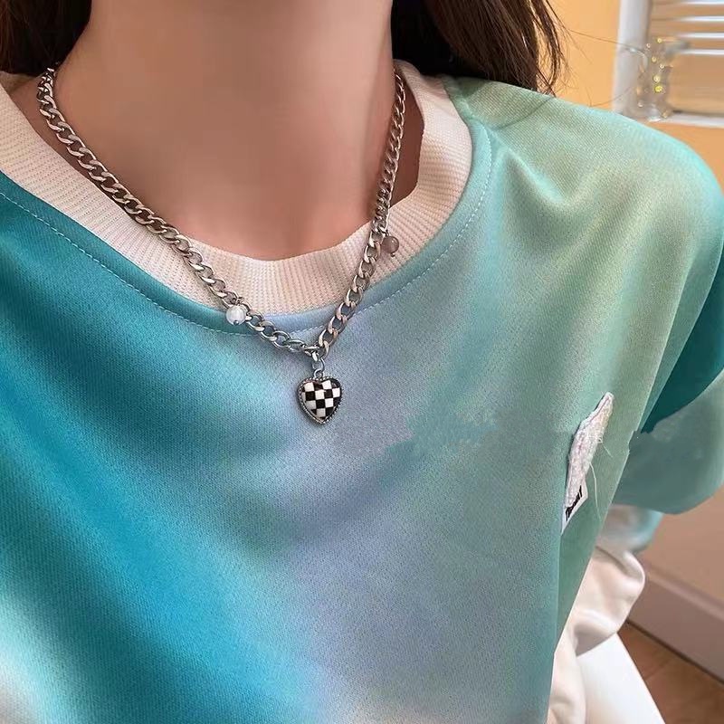 Vòng cổ mặt trái tim họa tiết kẻ sọc thời trang JP5