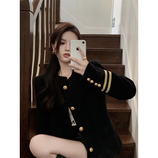 𝐂𝐎́ 𝐒𝐀̆̃𝐍. Áo Khoác Choàng Phong Cách Hoàng Gia