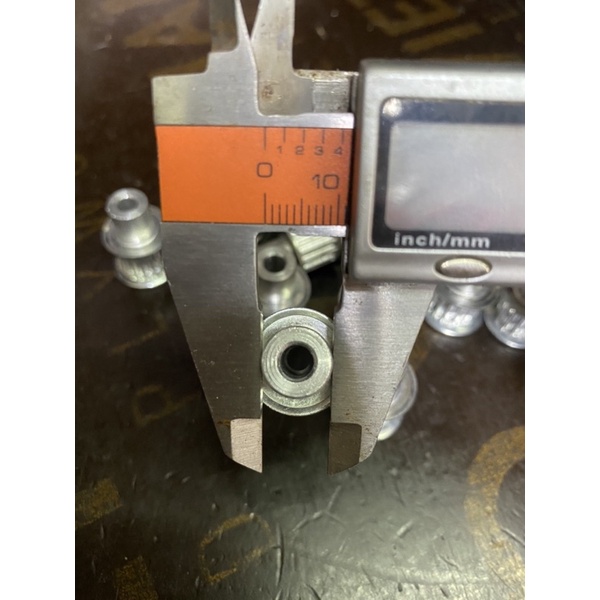 Puly Nhôm 3M 15 răng trục 5mm.