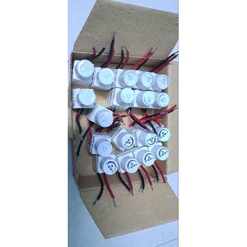 chiếc áp đèn và quạt