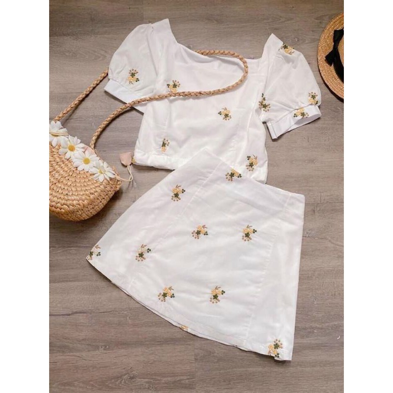 Set xô trắng thêu hoa