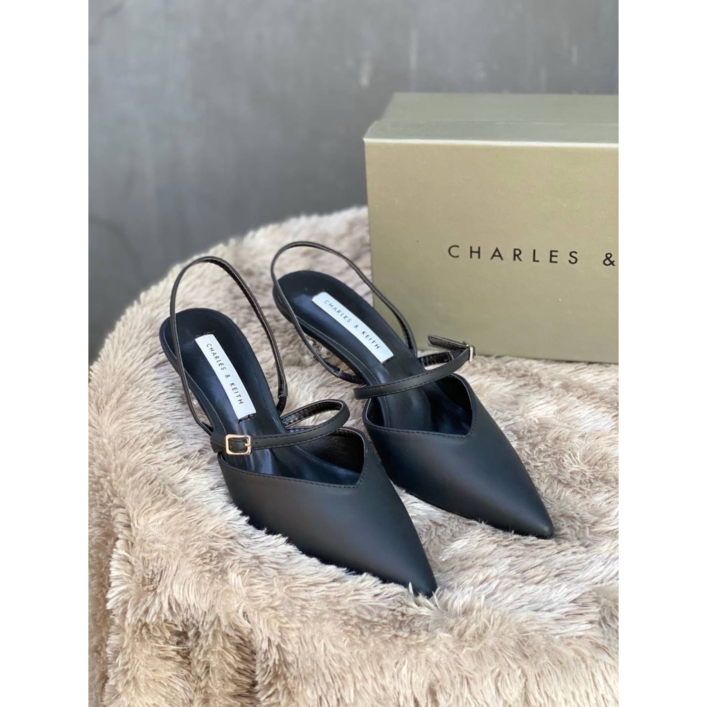 Giày cao gót Cks342 CK Charles and Keith đính ngọc trai sang trọng