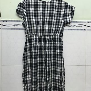 Thanh lý đầm bầu còn rất mới giá hạt dẻ