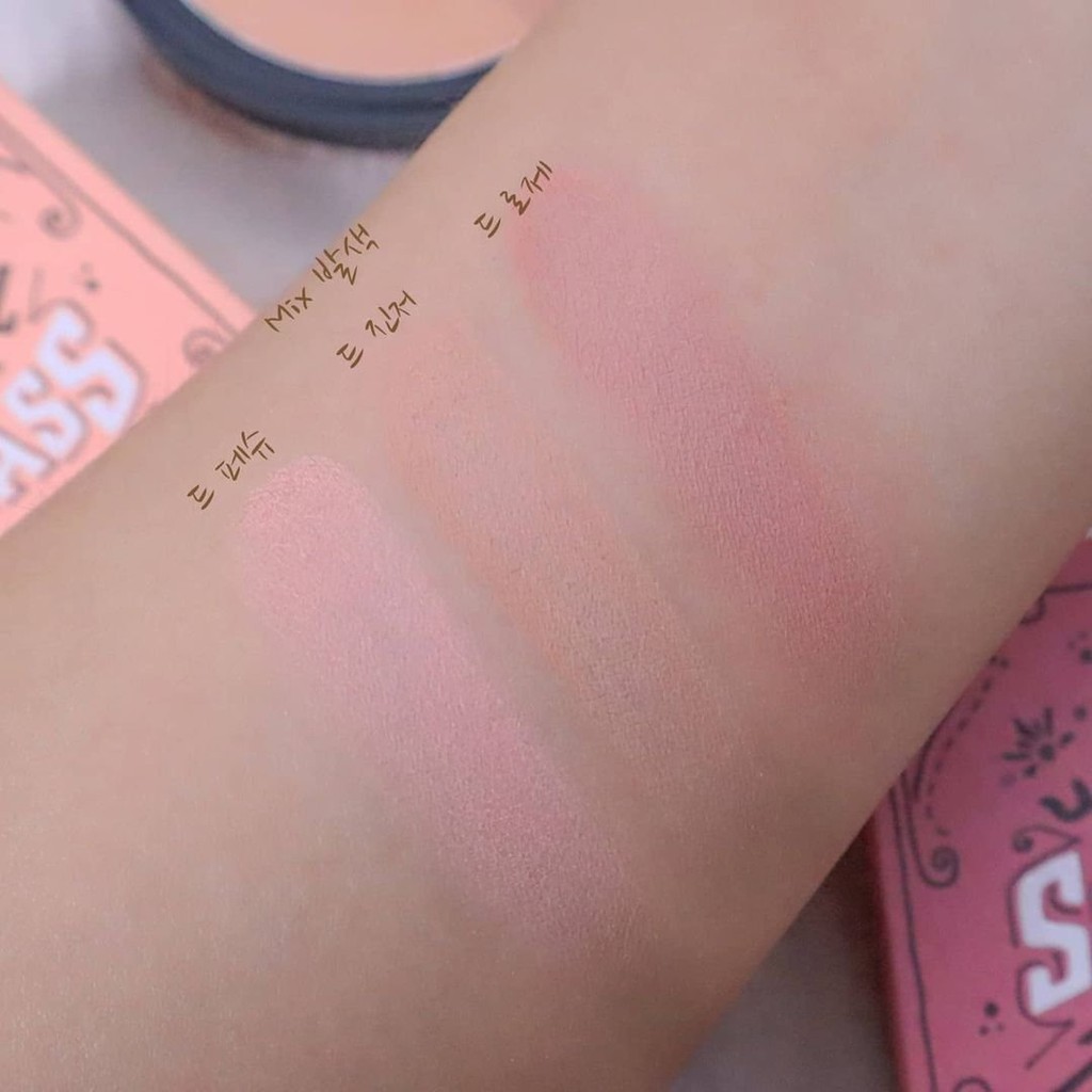 Phấn má hồng 3 màu Too Cool For School Artclass By Rodin Blusher