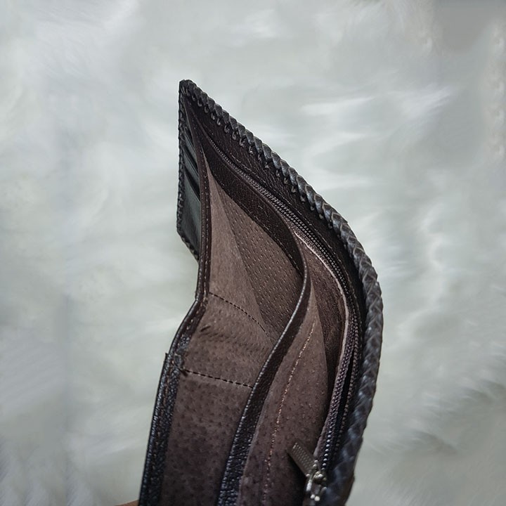 Ví da cá sấu nguyên con đan viền Ruby Luxury tặng kèm 6 lưỡi dao cạo râu trị giá 60.000 đ