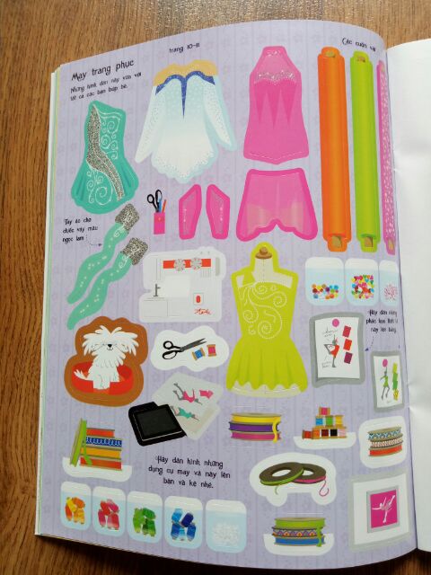 Sách - Dán Hình Sáng Tạo Trang Phục Búp Bê - Duyên Dáng Trên Sân Băng | BigBuy360 - bigbuy360.vn