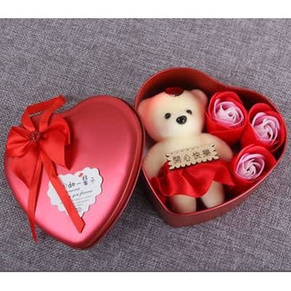 Hoa hồng 3 bông kèm gấu hộp trái tim
