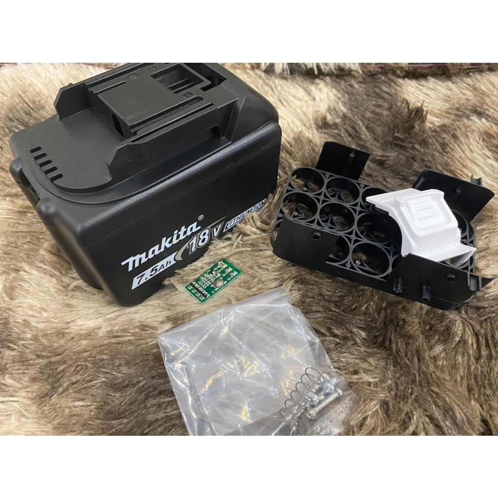 Vỏ Makita 18v 5S 3P sạc adapter có báo pin như zin , tem đáy đẹp. BN.
