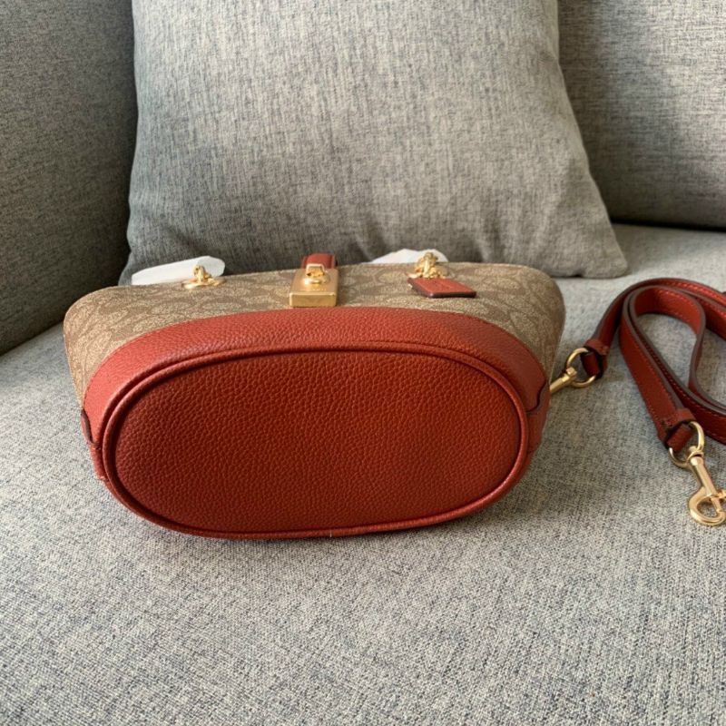 Túi Coach Lane Bucket