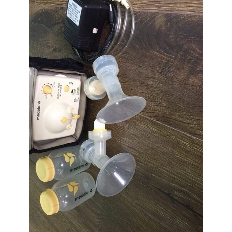 Máy hút sữa Medela Pump có bảo hành