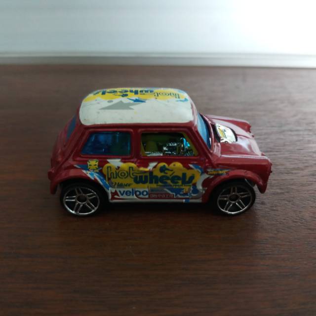 Mô hình xe hơi Mini Cooper Hot Wheels Morris Mini Veloo