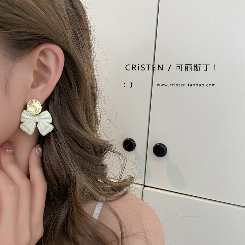 Khuyên tai hình nơ thiết kế xinh xắn dành cho nữ