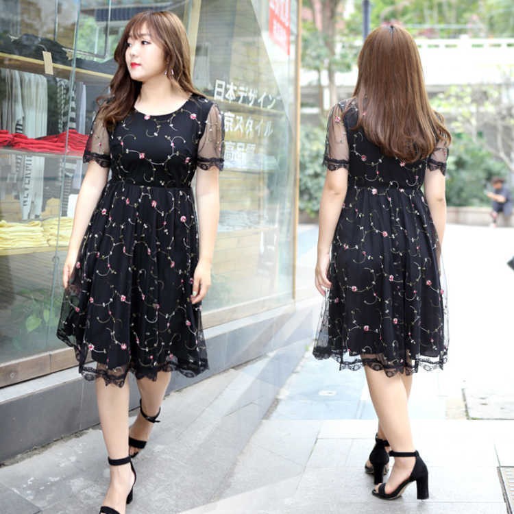 Người nổi tiếng trên Internet đẹp220 kg ren plus size váy nữ mùa hè 2021 chị béo lỏng và mỏng, che bụng giảm tuổi