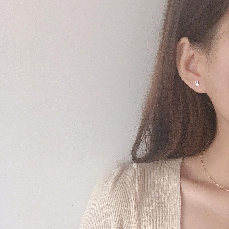 Đôi bông tai mạ bạc S925 phối hình thỏ dễ thương đơn giản chống dị ứng